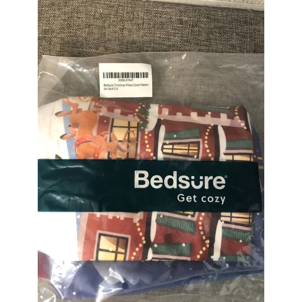 Set of 2 BedSure Merry Christmas Santa Claus Red Pillow Covers 18